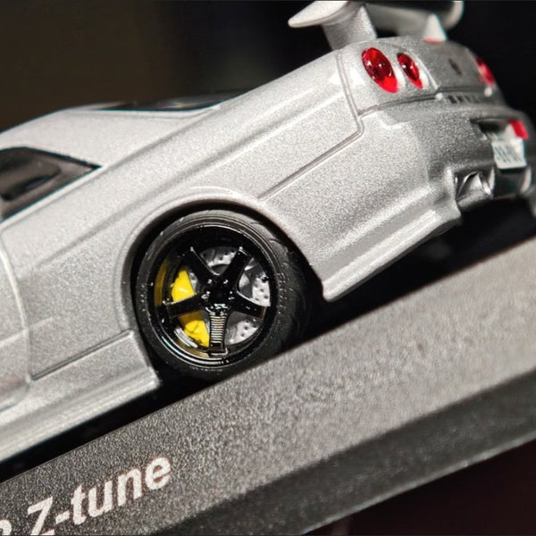 1/64 Bearing Wheels – JDM Five-Spoke Rims with Rubber Tires